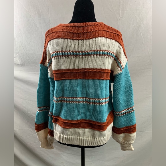 Striped Design Sweater with a V-neck - Picture 10 of 10